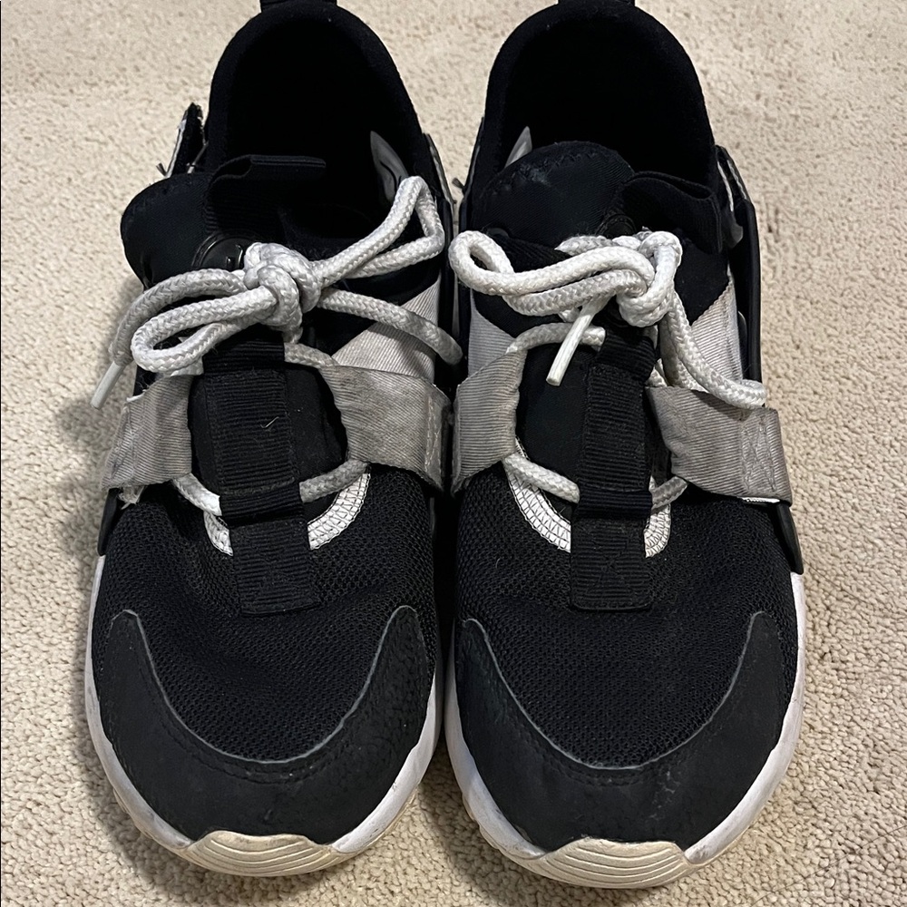 Nike Huarache City Running Shoes Women's - size 5